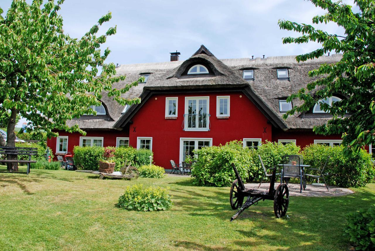 Karolas Landhus Unterm Reetdach Neu Reddevitz Exterior foto
