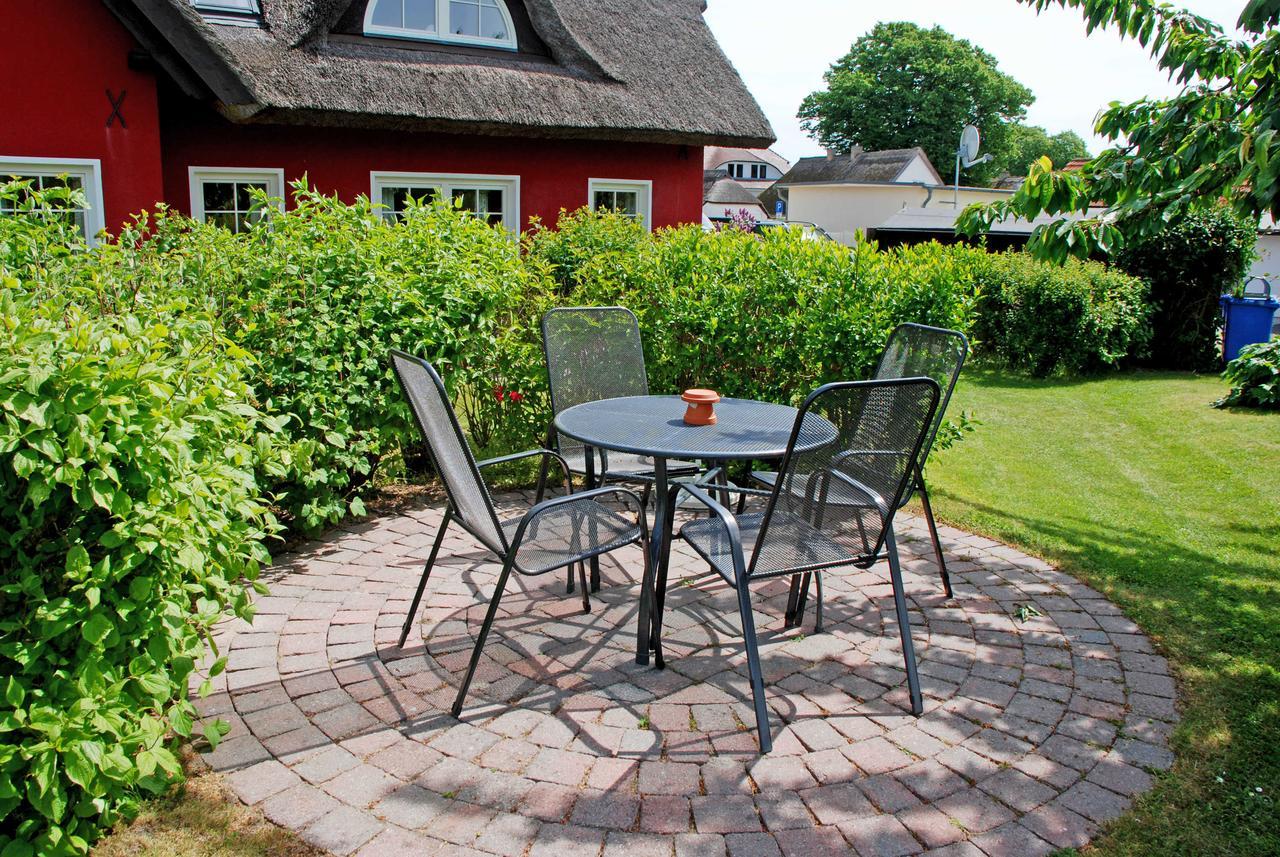Karolas Landhus Unterm Reetdach Neu Reddevitz Exterior foto